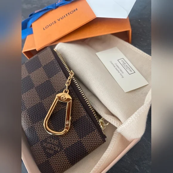 Louis Vuitton Key Pouch - Picture 5 of 11